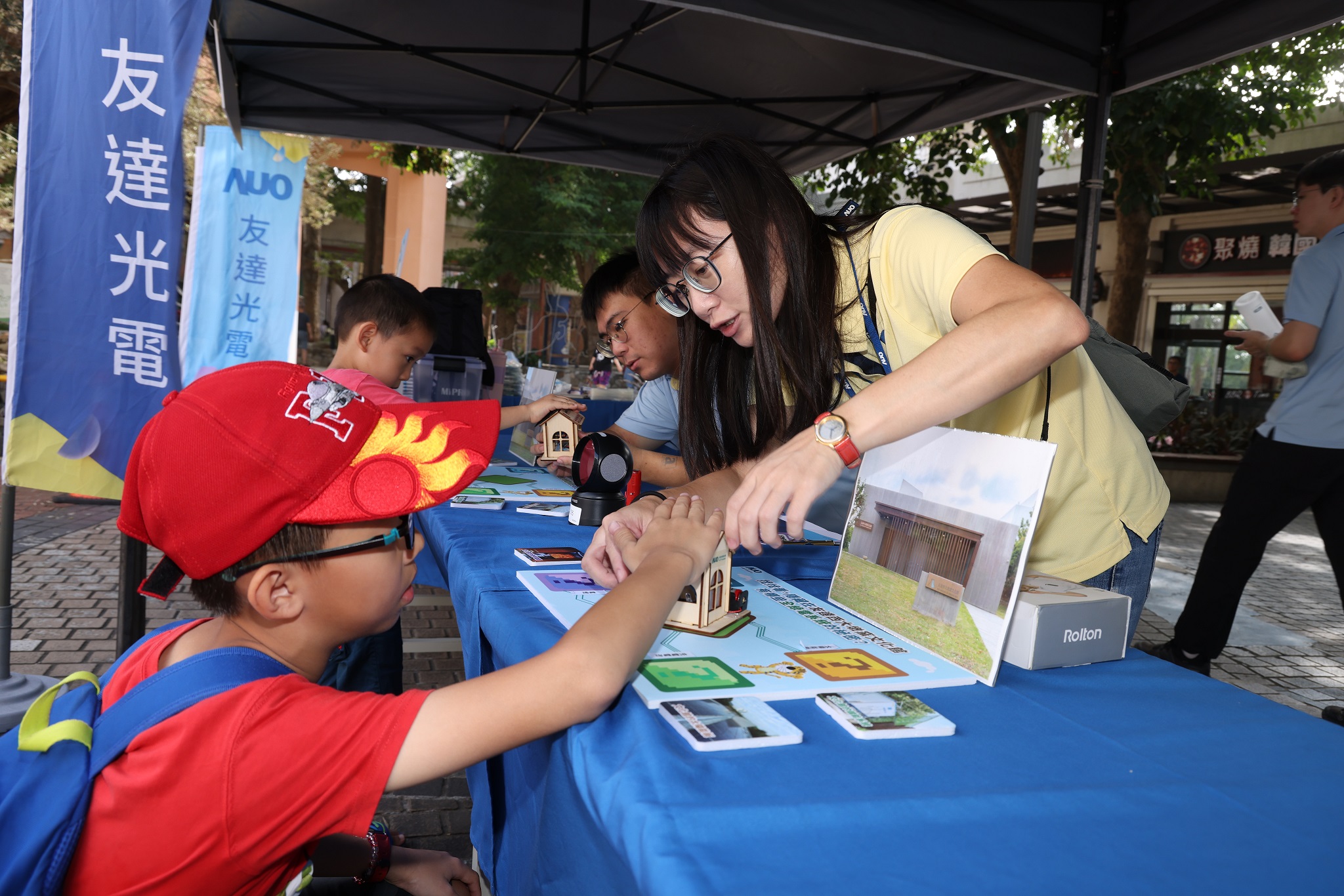 友達投入永續素養教育多年，從自身的環境教育場域走入校園、各式活動現場，合作夥伴亦擴及到NGO、公部門與供應鏈，豐碩成果獲「社會共融領袖獎」
