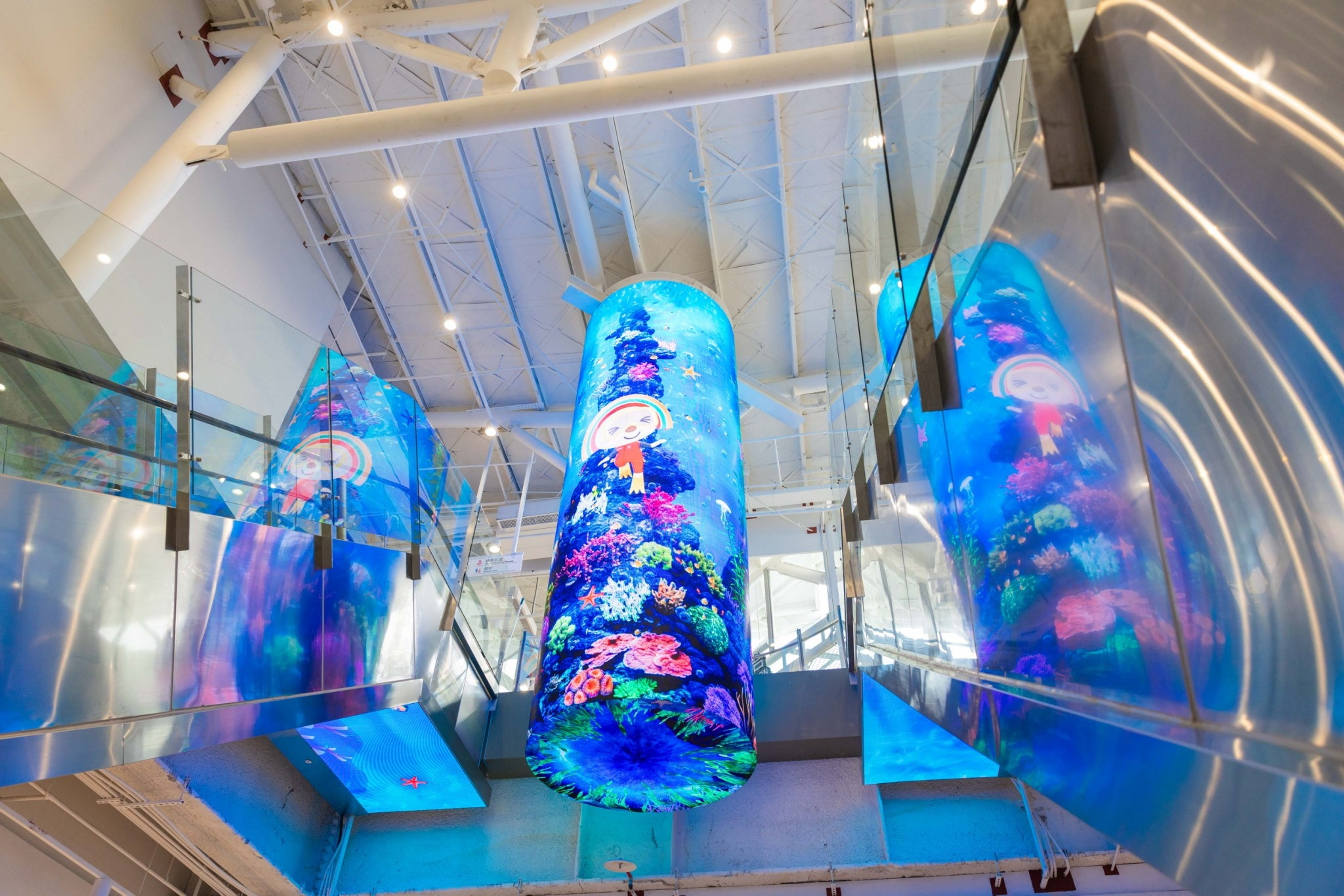 達擎與傑可達整合先進顯示技術與軟硬體應用服務，提供一系列大型LED顯示解決方案，為全新改裝開幕的「清水服務區」佈局嶄新視覺體驗。